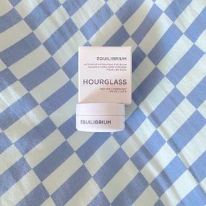 Hourglass 🌊